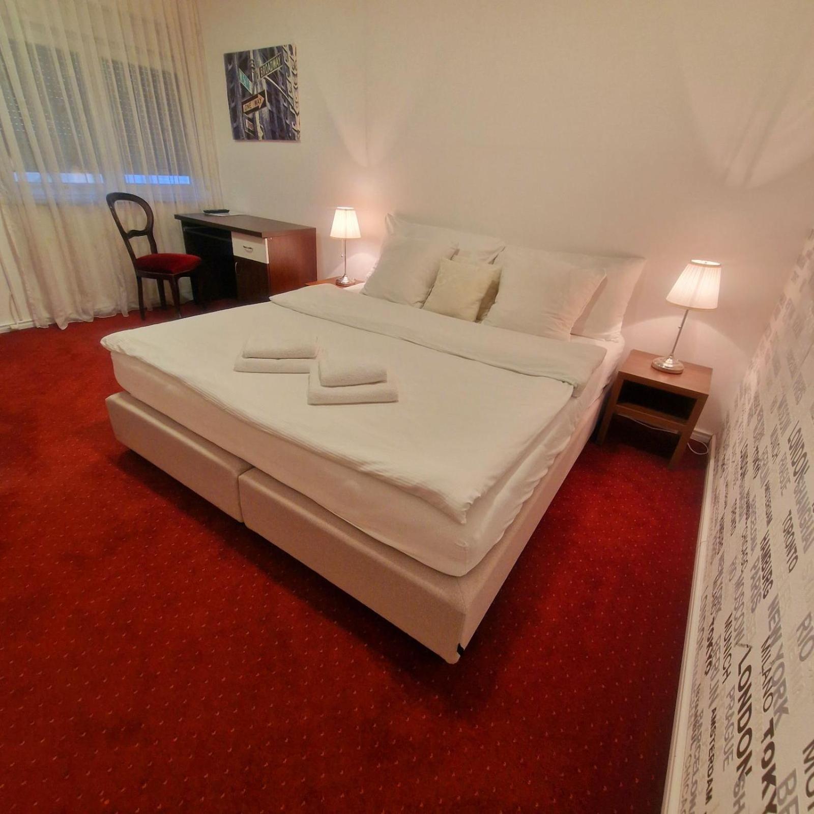 Swiss Plus Hotel Бихач Экстерьер фото